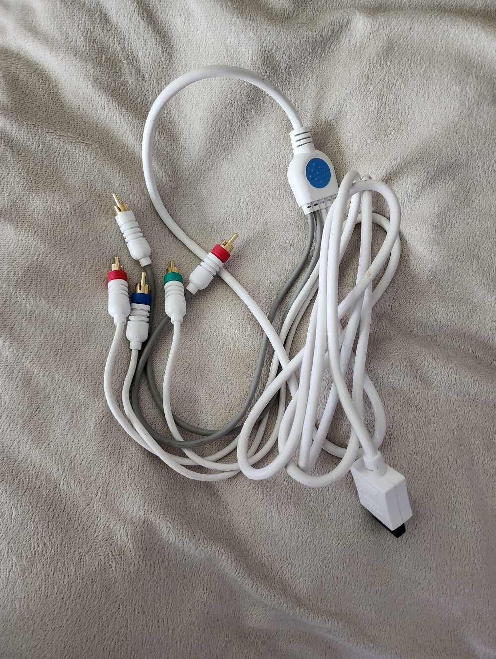 Rocketfish 6ft Component Video/Stereo Audio Gaming Cable for the Nintendo Wii